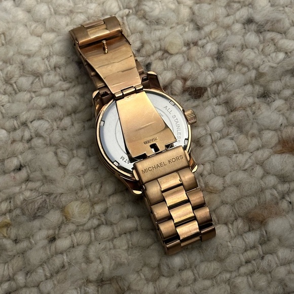 Michael Kors Runway Rose Gold MK7065 Watch with Box - Picture 4 of 7